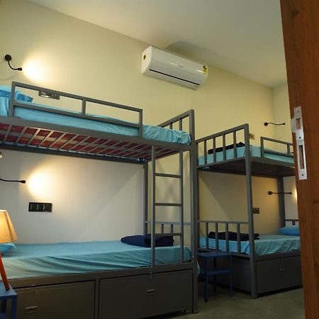 Hostel The Colaba Pod Mumbai Exterior foto